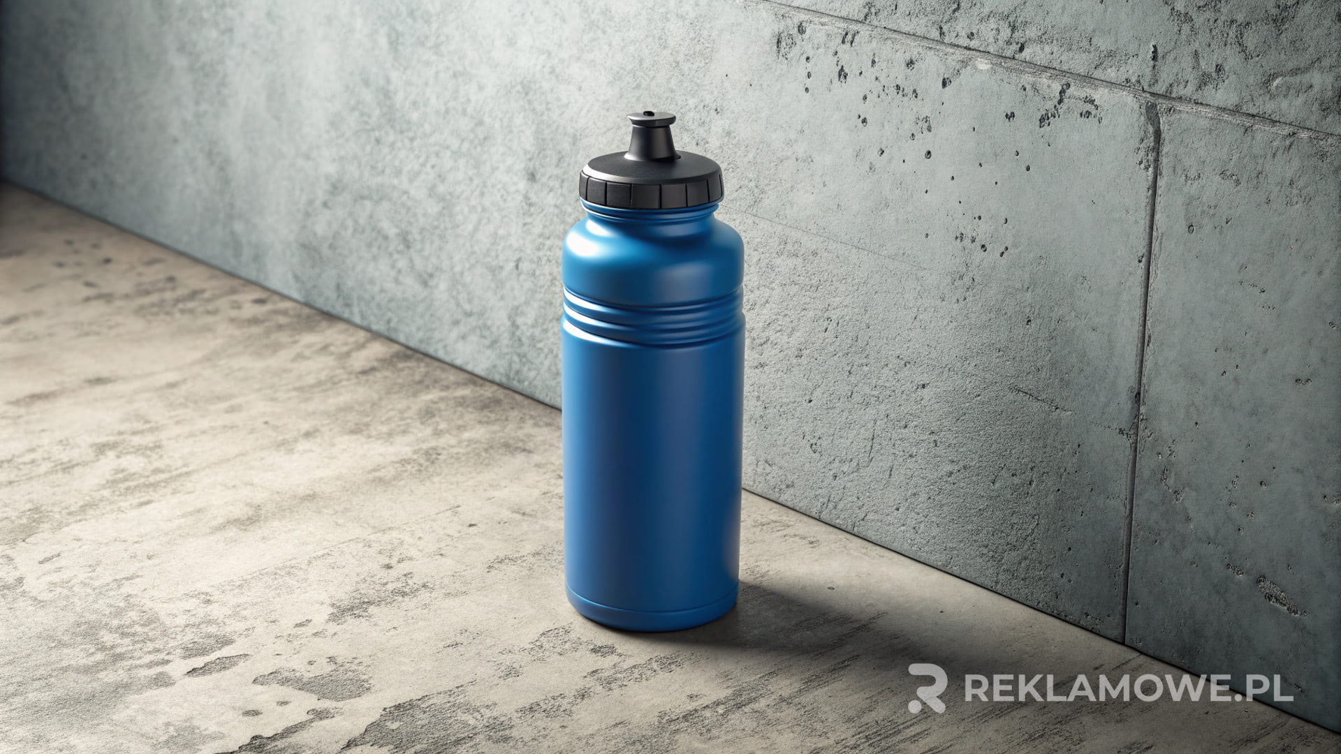 Butelki reklamowe rozdawane na evencie