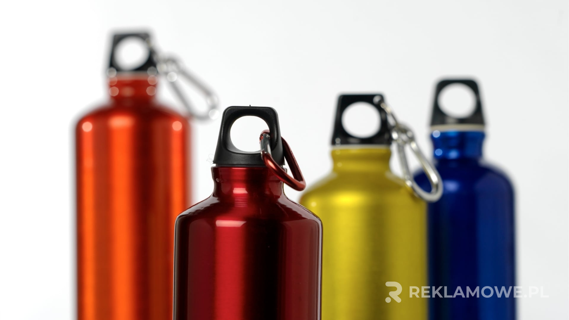 Personalizowana butelka z logo firmy jako narzędzie marketingowe